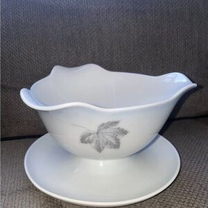 Bing & Grondahl Falling Leaves Gravy Boat with Plate